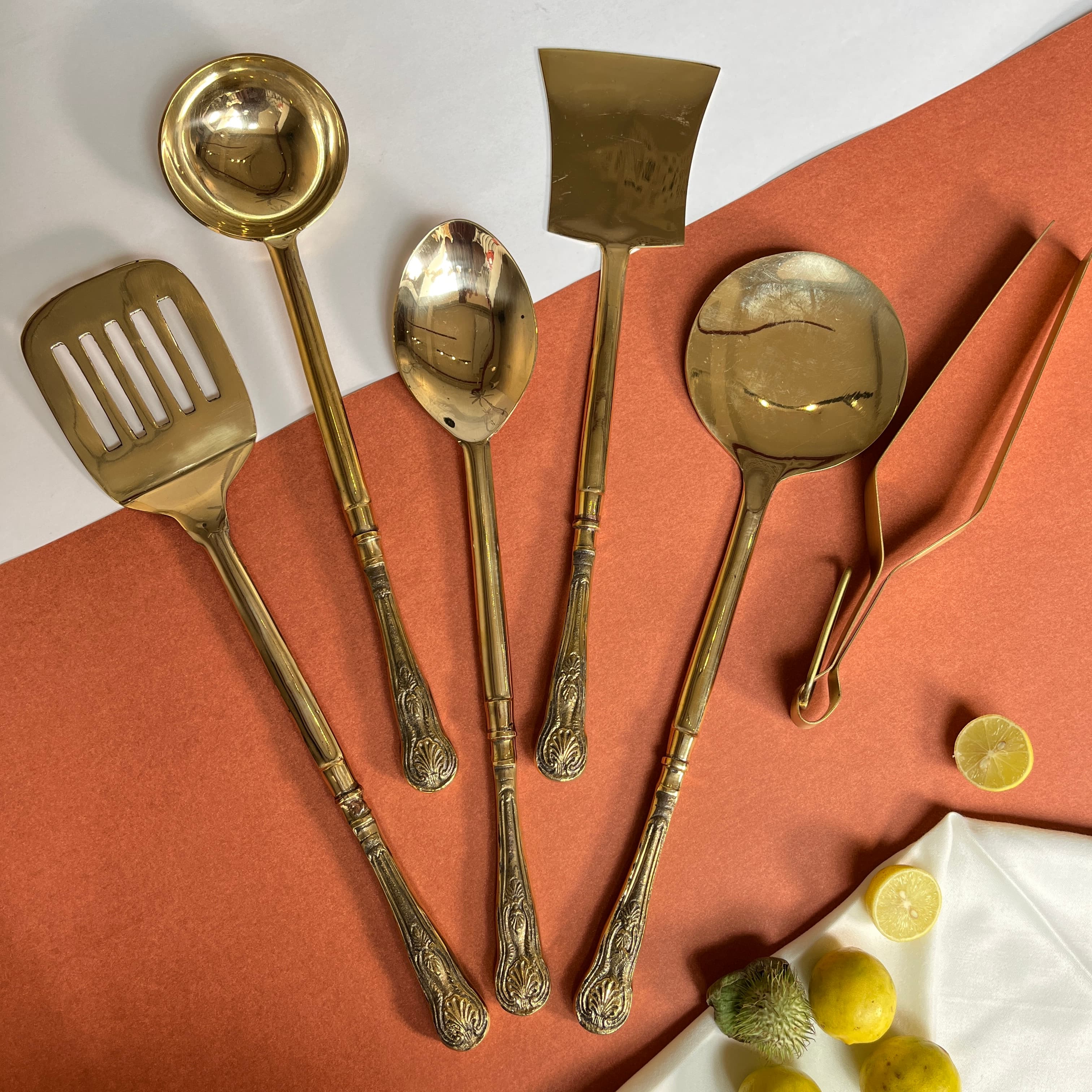 Traditional cookware display